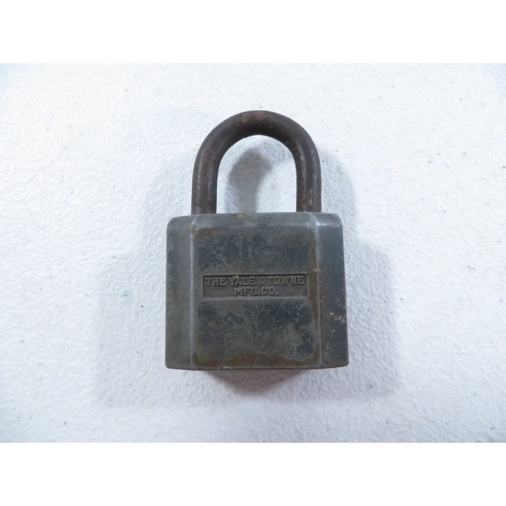 Vintage Yale Junior Padlock Made In USA NO‎ KEY WORKS READ
